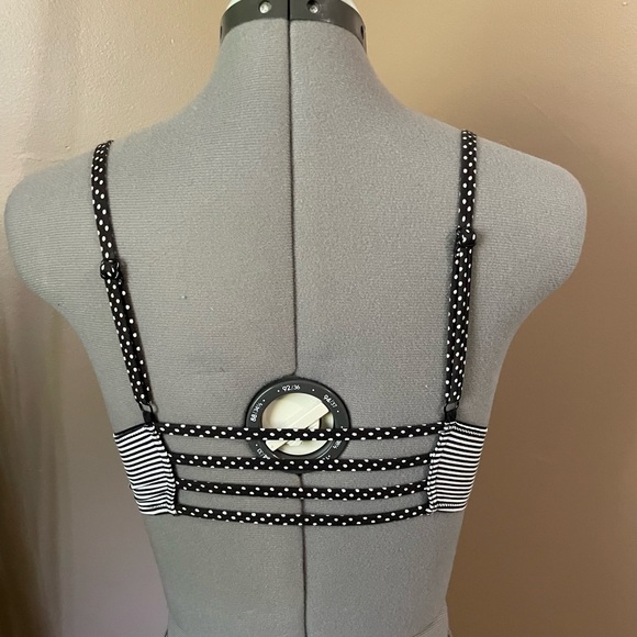 VS front clasp bra - Picture 3 of 5